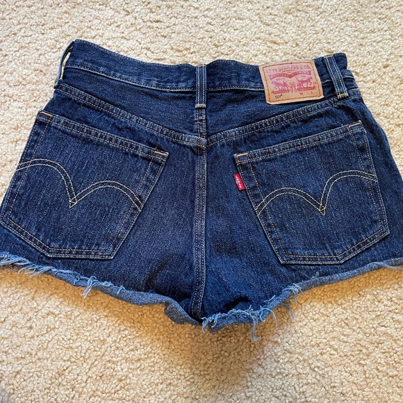 Levi jean shorts - Picture 7 of 15